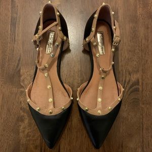 Halogen Pointed-toe Navy Leather Flats